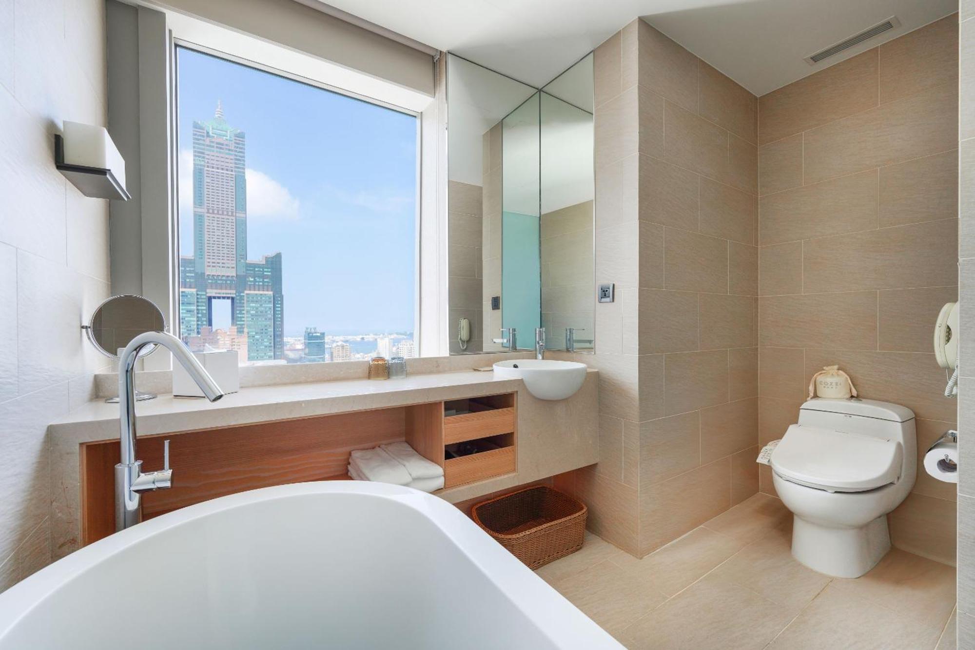 Hotel Cozzi Zhongshan Каосюн Екстериор снимка