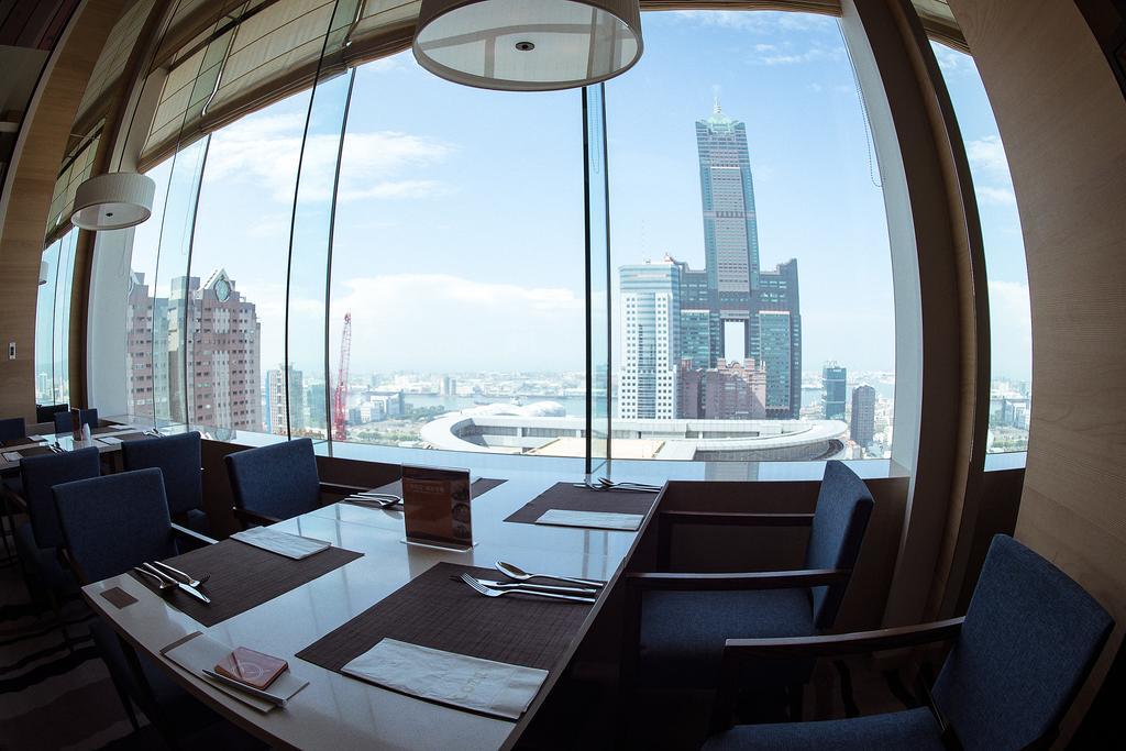 Hotel Cozzi Zhongshan Каосюн Екстериор снимка