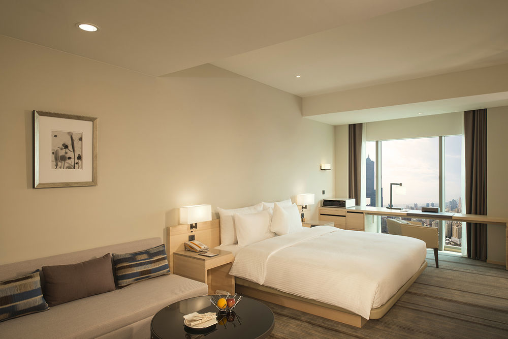 Hotel Cozzi Zhongshan Каосюн Екстериор снимка