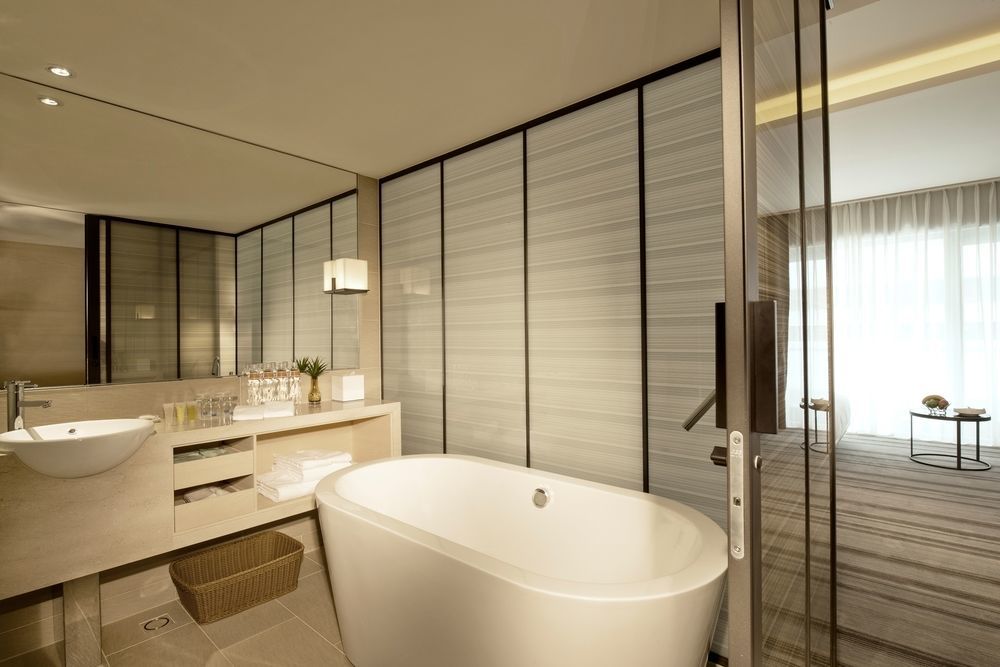 Hotel Cozzi Zhongshan Каосюн Екстериор снимка