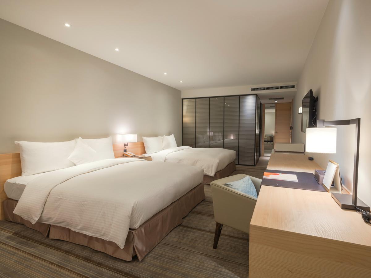 Hotel Cozzi Zhongshan Каосюн Екстериор снимка