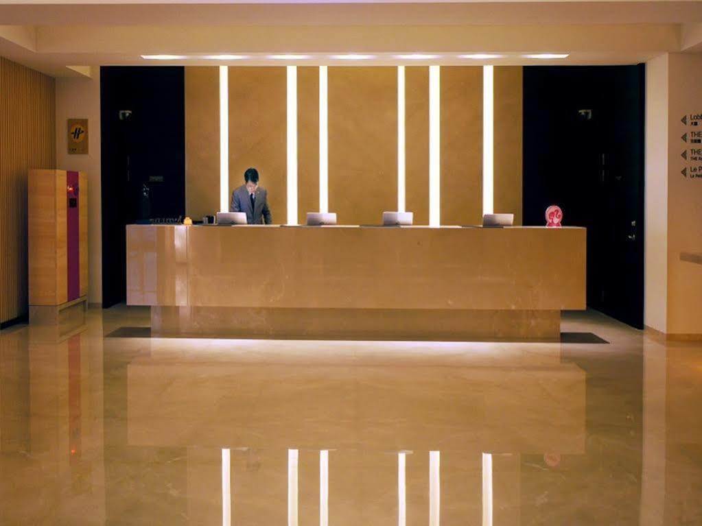 Hotel Cozzi Zhongshan Каосюн Екстериор снимка