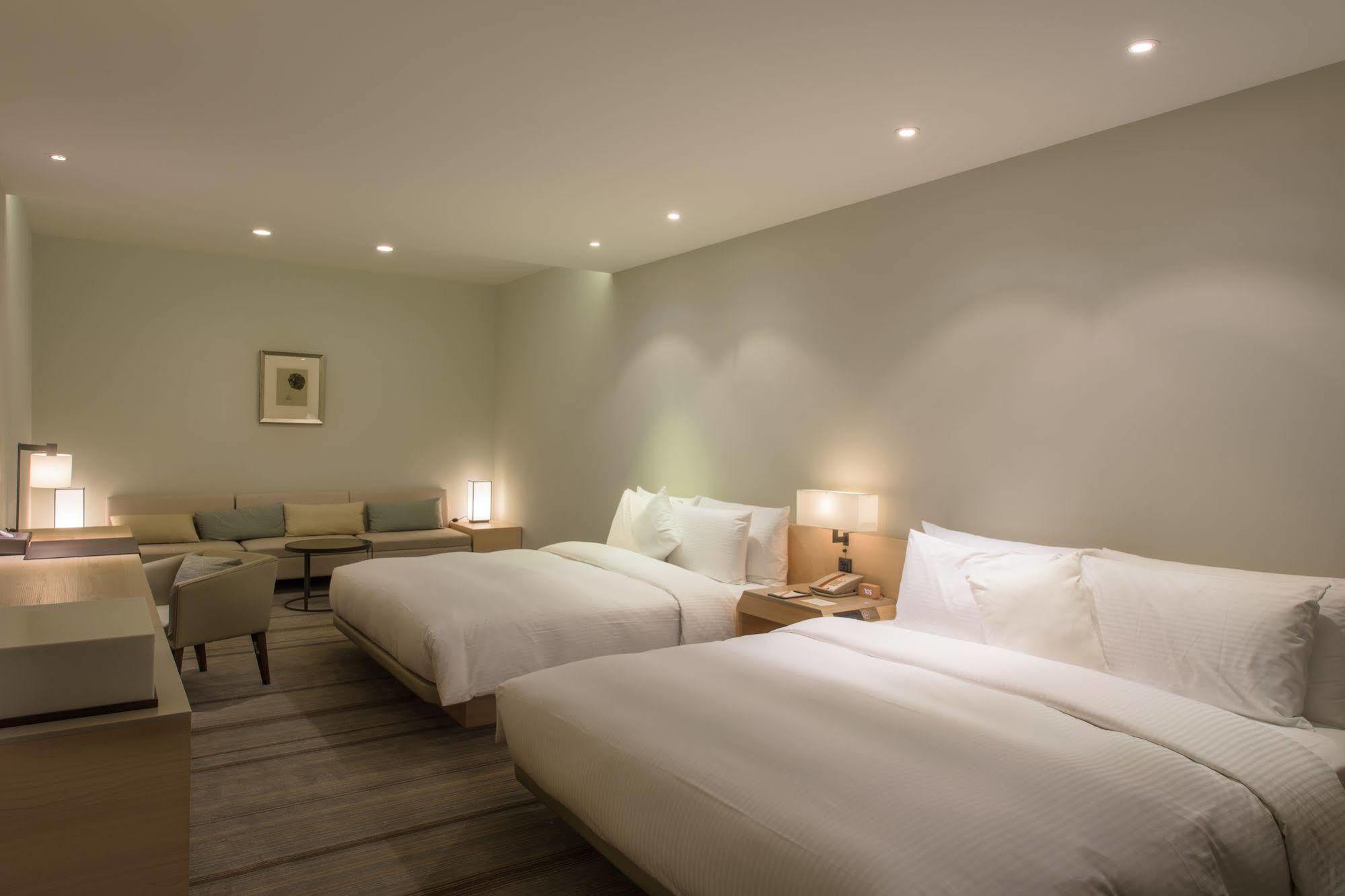 Hotel Cozzi Zhongshan Каосюн Екстериор снимка